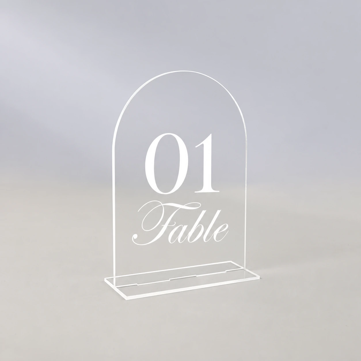 Número de mesa de boda personalizable en acrílico transparente con arco