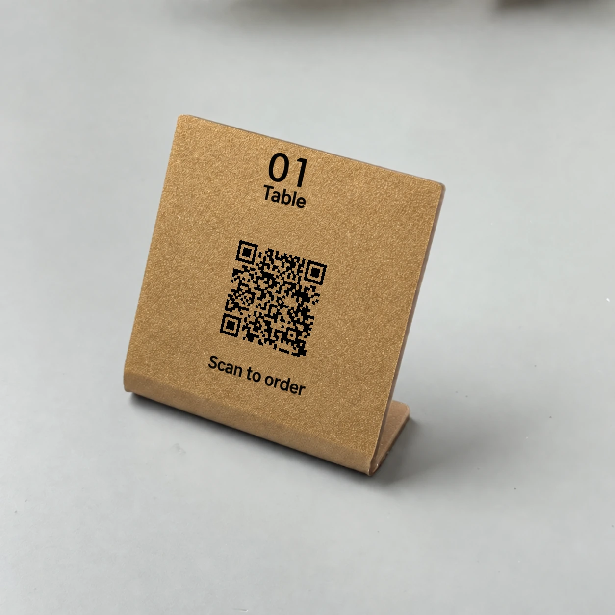 Placa acrílica en L personalizada con QR